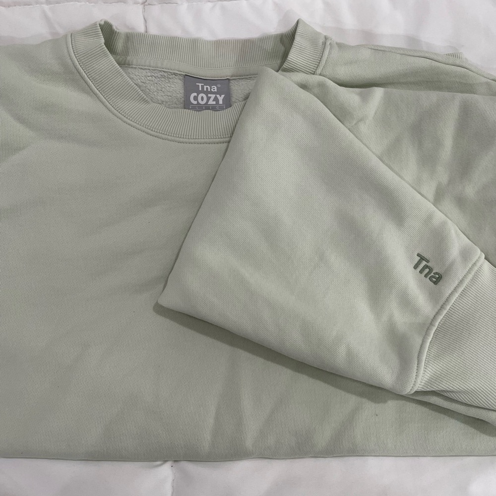Aritzia TNA Cozy Perfect Fleece